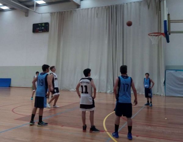 1805_basquetebol_inic_masculinos05.jpg